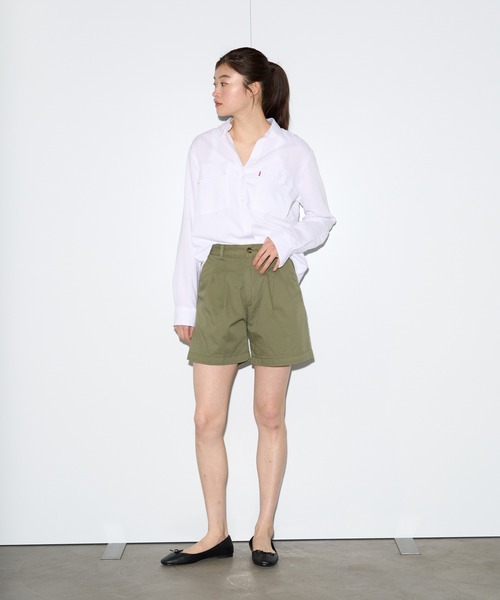 Levi's(リーバイス)の「Levi's/リーバイス PLEATED トラウザー ショートパンツ グリーン DEEP LICHEN(その他パンツ・レディース・グリーン・23inch/24inch/25inch/26inch/27inch/28inch)」の7枚目の写真