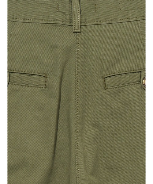 Levi's(リーバイス)の「Levi's/リーバイス PLEATED トラウザー ショートパンツ グリーン DEEP LICHEN(その他パンツ・レディース・グリーン・23inch/24inch/25inch/26inch/27inch/28inch)」の16枚目の写真
