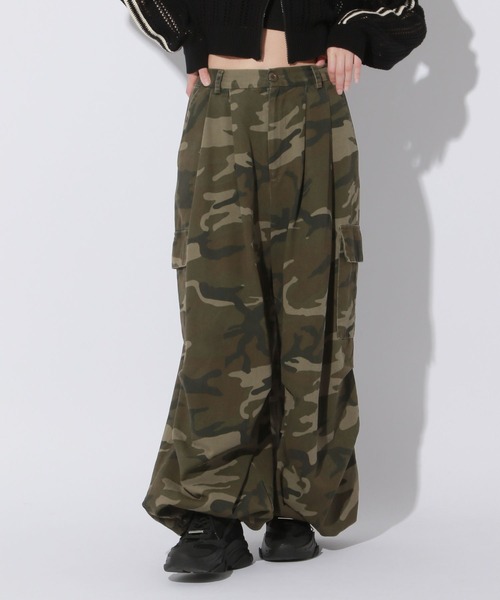 Anui(アニュイ)の「【UNISEX/3サイズ展開】ワイドパラシュートパンツ2(カーゴパンツ・レディース・アーミー・SMALL/MEDIUM/LARGE)」の2枚目の写真