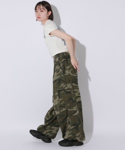Anui(アニュイ)の「【UNISEX/3サイズ展開】ワイドパラシュートパンツ2(カーゴパンツ・レディース・アーミー・SMALL/MEDIUM/LARGE)」の15枚目の写真