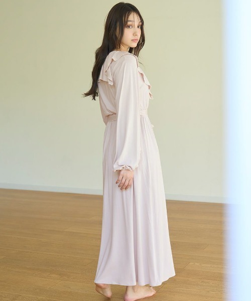 SNIDEL HOME(スナイデルホーム)の「フレアカラーメローカシュクールワンピース(ルームワンピース・レディース・アイボリー/ライトピンク/チャコールグレー・FREE)」の9枚目の写真