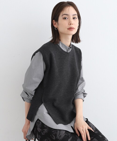 INDIVI(インディヴィ)の「◆【洗える】アシンメトリーニットベスト(ニット/セーター・レディース・チャコール/ワインレッド/オフホワイト/ブラック/ブラウン系・05/13/15 /38)」の4枚目の写真