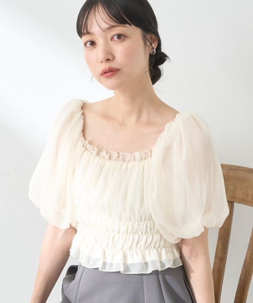 earth music&ecology（アースミュージックアンドエコロジー）の「パフスリーブシャーリングブラウス（シャツ/ブラウス・レディース・ブラック/アイボリー/ピンクベージュ・FREE）」の2枚目の写真