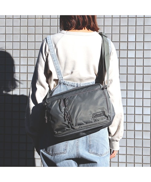コールマン メッセンジャーバッグ archive y2k カーキ　グレー コールマン メッセンジャーバッグ archive y2k カーキ グレー