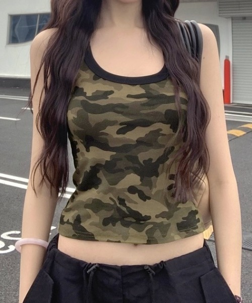 LADY LIKE(レディライク)の「カモフラージュ柄タンクトップ(タンクトップ・レディース・カーキ・M)」の2枚目の写真
