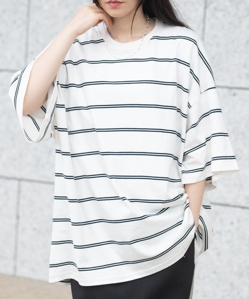 JOHN'S CLOSET（ジョンズクローゼット）の「【40I】マルチボーダー ワイドシルエット 半袖Tシャツ（Tシャツ/カットソー・メンズ・グレー系2/ブラウン系1/ベージュ系1/グリーン系1/ネイビー系2/ブラック系1/グレー系1/ベージュ系2/ネイビー系1/パープル系1/ブルー系1/ホワイト系1・MEDIUM/LARGE/X-LARGE）」の2枚目の写真