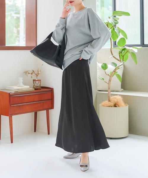 KOBE LETTUCE(コウベレタス)の「サテンフレアスカート(スカート・レディース・ブラック/アイボリー系/グレー・M2/M1)」の4枚目の写真