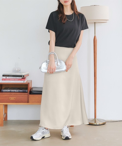 KOBE LETTUCE(コウベレタス)の「サテンフレアスカート(スカート・レディース・ブラック/アイボリー系/グレー・M2/M1)」の9枚目の写真