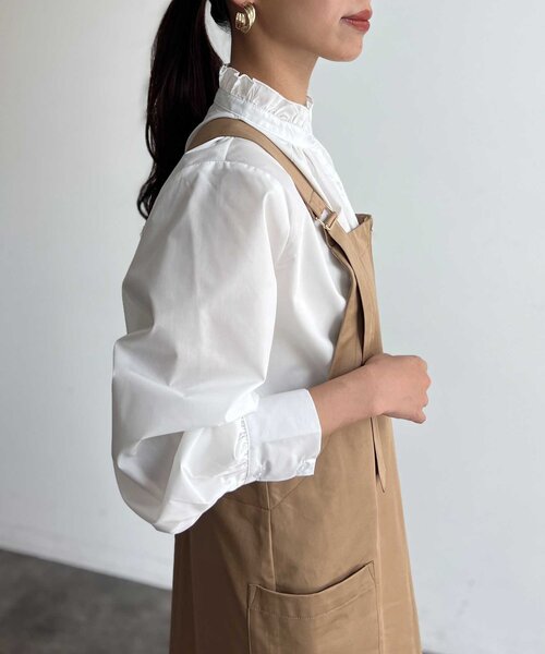 Chez toi(シェトワ)の「ネックフリルブラウス(シャツ/ブラウス・レディース・ネイビー/オフホワイト/サックスブルー/ブルー・FREE)」の8枚目の写真