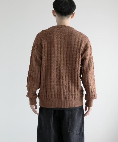 aimoha(アイモハ)の「aimoha men Cozy Grid Knit Sweater(ニット/セーター・メンズ・ダークグレー/ホワイト/ブラック/チョコ・MEDIUM/LARGE/X-LARGE/XX-LARGE/XXX-LARGE)」の6枚目の写真