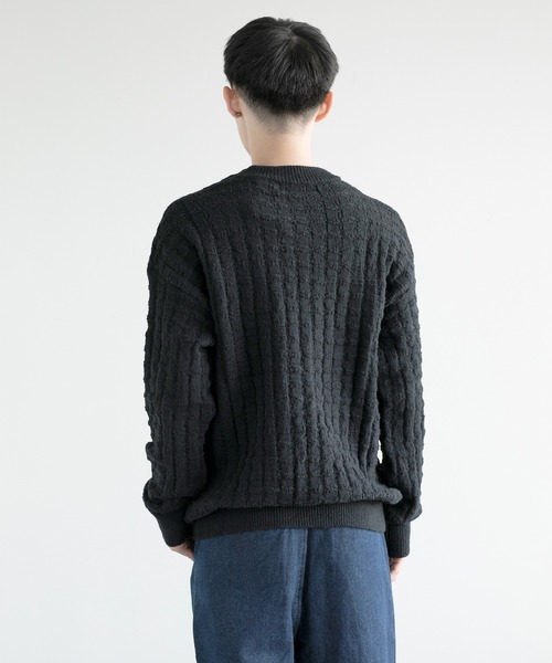 aimoha(アイモハ)の「aimoha men Cozy Grid Knit Sweater(ニット/セーター・メンズ・ダークグレー/ホワイト/ブラック/チョコ・MEDIUM/LARGE/X-LARGE/XX-LARGE/XXX-LARGE)」の17枚目の写真