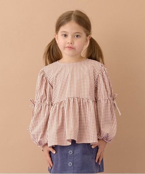 Lycee mine（リセマイン）の「ボリュームたっぷりペプラムブラウス（シャツ/ブラウス・キッズ・ブラウン系/ブラック/サーモンピンク/モスグリーン・100cm/110cm/120cm/130cm/140cm/150cm）」の3枚目の写真