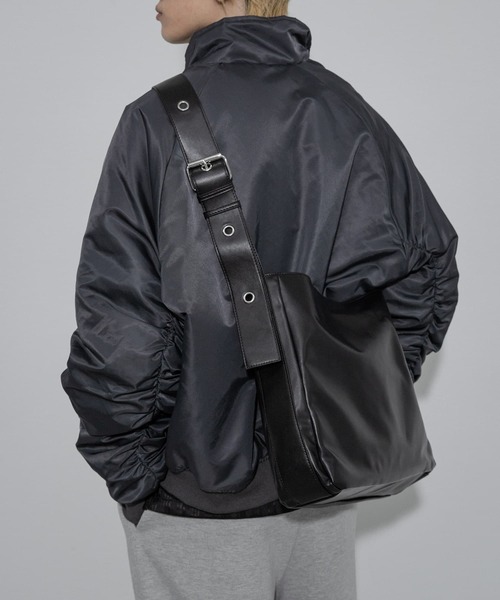 SENSE OF PLACE by URBAN RESEARCH(センスオブプレイスバイアーバンリサーチ)の「フェイクレザーベルテッドショルダー(ショルダーバッグ・メンズ・ブラック/カーキ・ONE)」の13枚目の写真