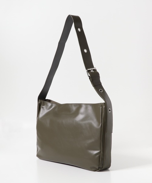 SENSE OF PLACE by URBAN RESEARCH(センスオブプレイスバイアーバンリサーチ)の「フェイクレザーベルテッドショルダー(ショルダーバッグ・メンズ・ブラック/カーキ・ONE)」の5枚目の写真