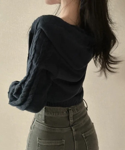 AsRiRe(アスリレイ)の「新色追加/2点セット フード付ショート丈ニットトップス+キャミソール(ニット/セーター・レディース・アイボリー/ベージュ/ブラック/グレー・M)」の13枚目の写真