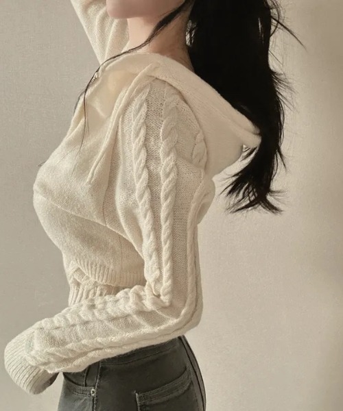 AsRiRe(アスリレイ)の「新色追加/2点セット フード付ショート丈ニットトップス+キャミソール(ニット/セーター・レディース・アイボリー/ベージュ/ブラック/グレー・M)」の8枚目の写真