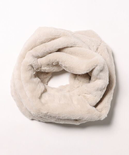 emesuelee（エメスーリー）の「ふわふわモフモフエコファースヌード（ネックウォーマー/スヌード・レディース・ライトベージュ/ライトグレー/ブラック・フリー）」の14枚目の写真