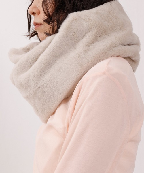 emesuelee（エメスーリー）の「ふわふわモフモフエコファースヌード（ネックウォーマー/スヌード・レディース・ライトベージュ/ライトグレー/ブラック・フリー）」の7枚目の写真