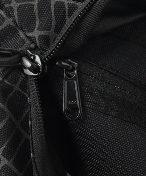 Overland（オーバーランド）の「OVERLAND × JOURNAL STANDATD WAIST BAG（ボディバッグ/ウエストポーチ・メンズ・ブラック・FREE）」の9枚目の写真