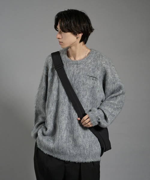 kutir(クティール)の「NYLON BIG SHOULDER BACK/ナイロンビックショルダーバッグ(ショルダーバッグ・メンズ・ブラック/チャコールグレー・FREE)」の4枚目の写真