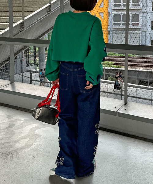 HELLO.SANFRANCISCO（ハローサンフランシスコ）の「【HELLO.SANFRANCISCO/ハローサンフランシスコ】フラワーカットアウトクロップドスウェット（Tシャツ/カットソー・レディース・ブラック/グレー/イエロー/グリーン・ONE SIZE）」の21枚目の写真