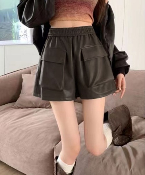 kirakiraShop（キラキラショップ）の「フロントポケット フェイクレザー ショート パンツ（その他パンツ・レディース・ブラック/ブラウン・M/L）」の8枚目の写真