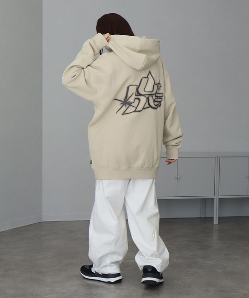 HUF(ハフ)の「【HUF/ハフ】GLOW P/O HOODIE / グロープルオーバーフーディー(パーカー・メンズ・ブラック/グレー・S/M/L/XL)」の8枚目の写真