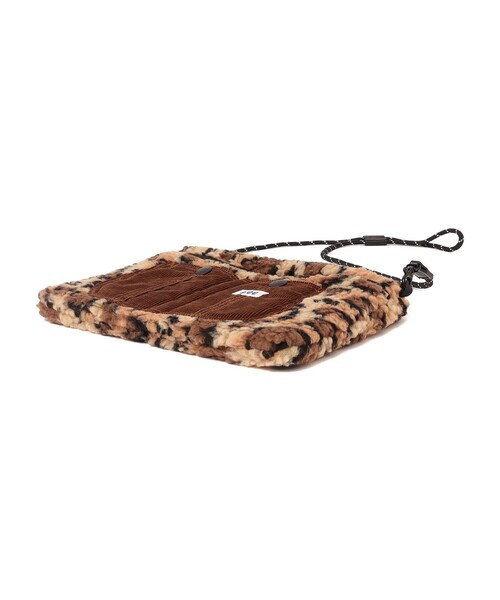 Lee(リー)の「LEE: ボア オーバーオール サコッシュ<KIDS>(ショルダーバッグ・キッズ・ブラック/ブラウン・ONE SIZE)」の5枚目の写真