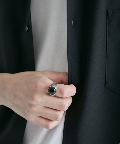 STUDIOUS（ステュディオス）の「【PUBLIC TOKYO/パブリックトウキョウ】ONXY RING / オニキスリング（リング・メンズ・シルバー・FREE）」の2枚目の写真