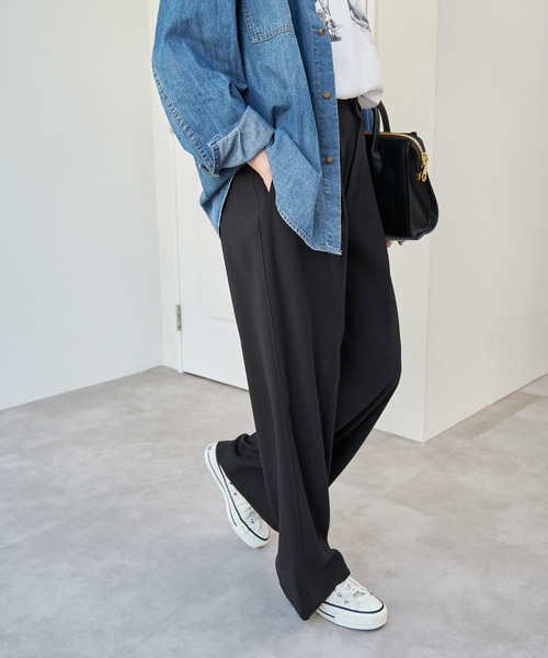 Spick & Span（スピックアンドスパン）の「《追加》シルキードレープ2タックワイドパンツ（スラックス・レディース・チャコールグレー/ブラック・34/36/38/40）」の7枚目の写真