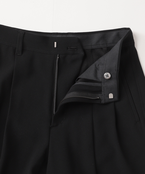 Spick & Span（スピックアンドスパン）の「《追加》シルキードレープ2タックワイドパンツ（スラックス・レディース・チャコールグレー/ブラック・34/36/38/40）」の21枚目の写真