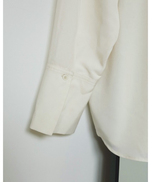 anuke（アンヌーク）の「Satin Over Blouse（シャツ/ブラウス・レディース・アイボリー/ブラック・FREE）」の14枚目の写真