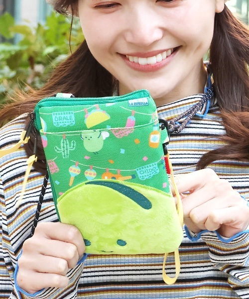 チチカカ（チチカカ）の「「ミーノ」コラボレーションスマホショルダー（ショルダーバッグ・レディース・イエロー/グリーン・FREE）」の2枚目の写真