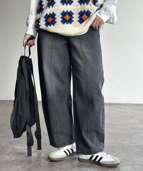 CPCM（シーピーシーエム）の「センターシームカーブデニムパンツ（デニムパンツ・レディース・ブラック/ネイビー/インディゴブルー・SMALL/MEDIUM/LARGE）」の4枚目の写真