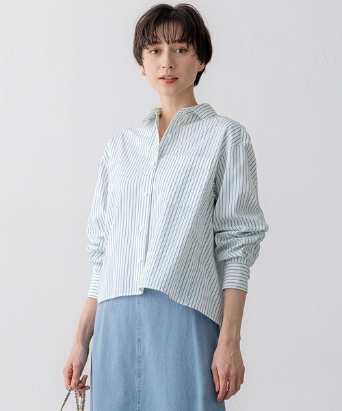 23区 L(ニジュウサンクオオキイサイズ)の「【洗える】CANCLINI クロップド テントライン シャツ(シャツ/ブラウス・レディース・ホワイト系/オレンジ系1/スカイブルー系1/スカイブルー系/ホワイト系1・44/48)」の3枚目の写真