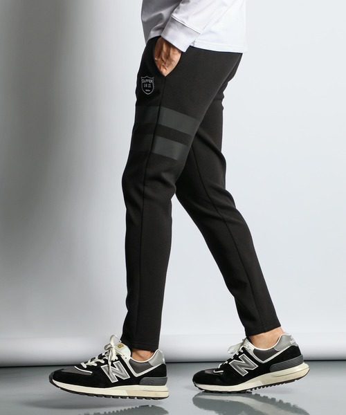 The DUFFER of ST.GEORGE（ザダファーオブセントジョージ）の「〔BLACK LABEL〕"SORONA" ATHLETIC SLIM PANTS：セットアップ ダンボールニット スリムパンツ（スウェットパンツ・メンズ・ブラック/ブラック系その他/グレイッシュベージュ・SMALL/MEDIUM/LARGE/X-LARGE）」の4枚目の写真