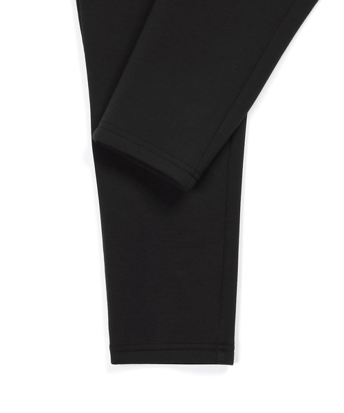 The DUFFER of ST.GEORGE（ザダファーオブセントジョージ）の「〔BLACK LABEL〕"SORONA" ATHLETIC SLIM PANTS：セットアップ ダンボールニット スリムパンツ（スウェットパンツ・メンズ・ブラック/ブラック系その他/グレイッシュベージュ・SMALL/MEDIUM/LARGE/X-LARGE）」の21枚目の写真