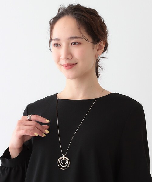 SHOO・LA・RUE(シューラルー)の「【カスタム】キラキラ月の輪ネックレス(ネックレス・レディース・ピンクゴールド/シルバー/ゴールド・00)」の4枚目の写真