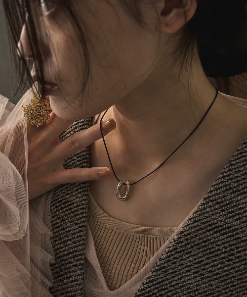 marjour(マージュール)の「U CODE NECKLACE(ネックレス・レディース・ゴールド/シルバー・FREE)」の5枚目の写真