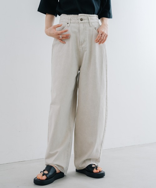 refinedworks（リファインドワークス）の「【refinedworks】 硫化染め した キャンパス生地 の カーブパンツ（その他パンツ・レディース・グレイッシュベージュ/ブルー・FREE）」の2枚目の写真