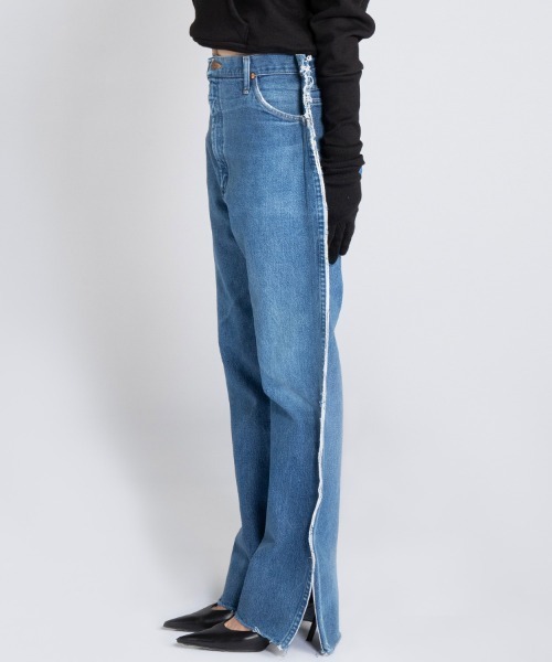 TATRAS CONCEPT STORE（タトラスコンセプトストア）の「PROTOTYPES(プロトタイプス) OUTLINE DENIM PANTS（デニムパンツ・レディース・ブルー・XS）」の2枚目の写真