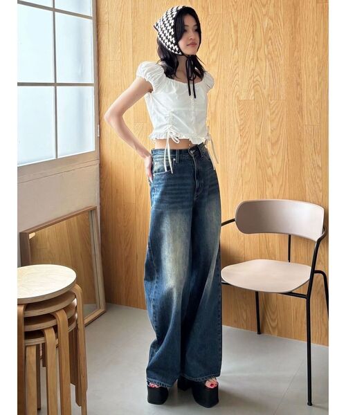 EMODA（エモダ）の「ヴィンテージシェードルーズジーンズ（デニムパンツ・レディース・ライトブルー/インディゴブルー・SMALL/MEDIUM）」の8枚目の写真