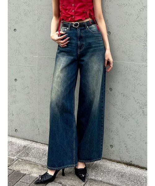 EMODA（エモダ）の「ヴィンテージシェードルーズジーンズ（デニムパンツ・レディース・ライトブルー/インディゴブルー・SMALL/MEDIUM）」の9枚目の写真