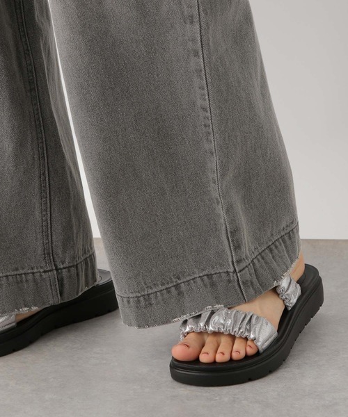 LEPSIM（レプシィム）の「Wタックワイドデニム　322267（デニムパンツ・レディース・ライトブルー/チャコールグレー/ブルー・MEDIUM/LARGE）」の7枚目の写真