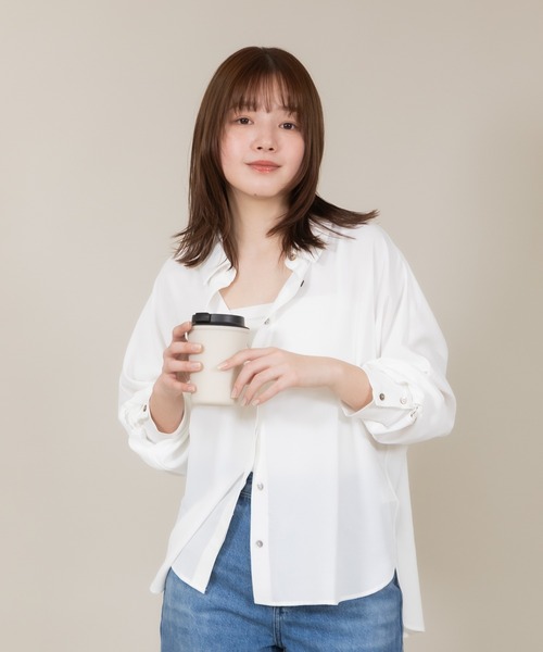 meeny miny（ミーニーマイニー）の「【meeny miny】【UV】ヨガインストラクター監修　美痩着る日焼け止めラフシャツ（シャツ/ブラウス・レディース・ライトベージュ/ライトピンク/ライトブルー/ホワイト・MEDIUM/LARGE）」の2枚目の写真