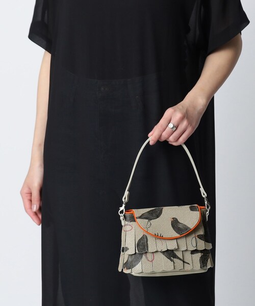 HIROKO HAYASHI(ヒロコハヤシ)の「MERLO(メルロ)ミニショルダーバッグ(ショルダーバッグ・レディース・ライトオレンジ系1・00)」の13枚目の写真