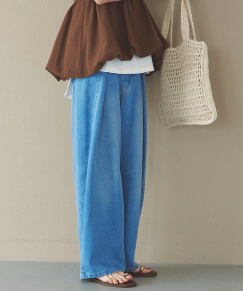 Doux archives（ドゥアルシーヴ）の「【やわらか】ソフトデニムワイドタックパンツ《追加予約》（デニムパンツ・レディース・サックスブルー/ブルー/チャコールグレー・S/M）」の13枚目の写真