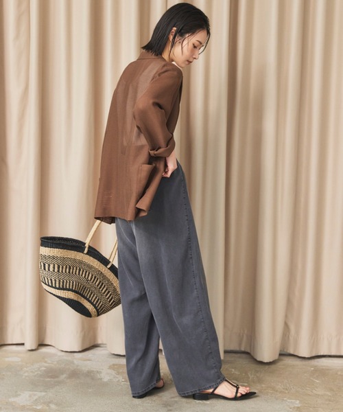 セール】ソフトデニムワイドタックパンツ（デニムパンツ）｜DOUX