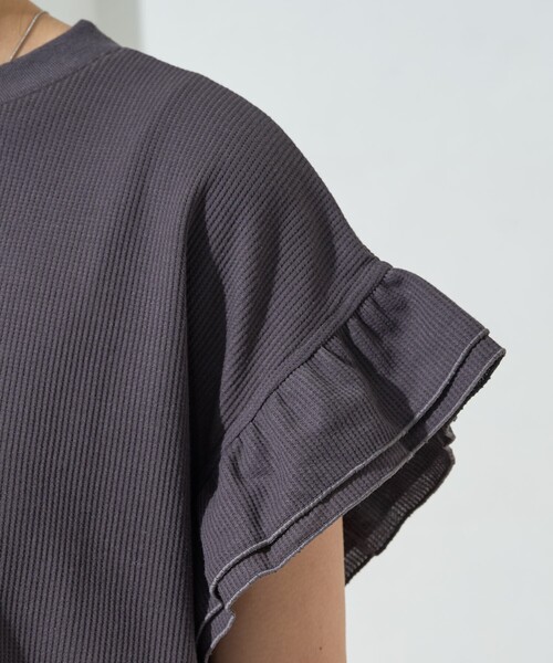 FREAK'S STORE（フリークスストア）の「限定展開　ワッフル フリル 袖トップス（Tシャツ/カットソー・レディース・ブラック/オリーブ/ナチュラル/ブルー/レッド・ﾌﾘ-）」の17枚目の写真