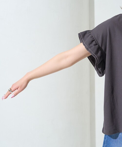 FREAK'S STORE（フリークスストア）の「限定展開　ワッフル フリル 袖トップス（Tシャツ/カットソー・レディース・ブラック/オリーブ/ナチュラル/ブルー/レッド・ﾌﾘ-）」の18枚目の写真